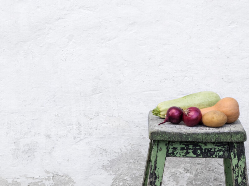 Dining Out Thoughtfully: What Restaurant Menus and Kitchen Signals Can Tell You
